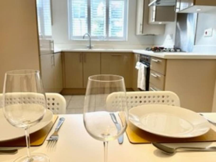 Modern Town House In Cotswolds - 3 Double Bedrooms Witney Luaran gambar