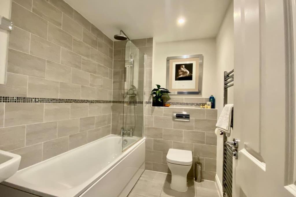 Modern Town House In Cotswolds - 3 Double Bedrooms Witney Luaran gambar